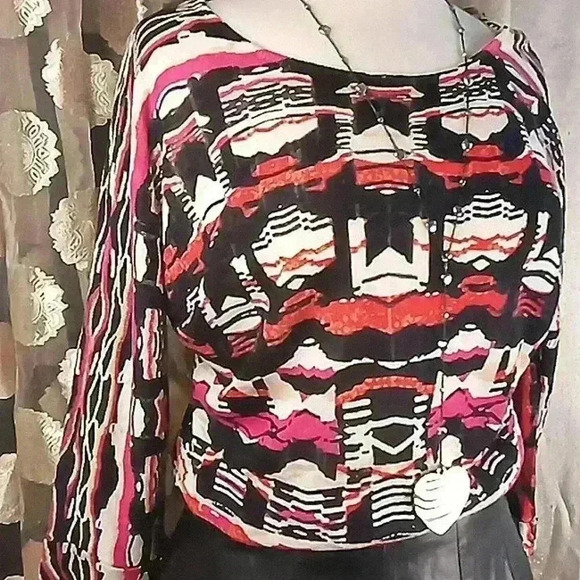 5/$25 Zozo size large women's vibrant top - Picture 3 of 9